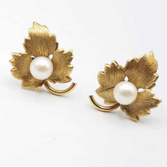 Solid 14K Gold Textured Maple Leaf Lustrous CulturedPearl Stud Earrings. Cute!